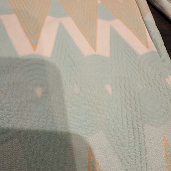 Brand new !
Seea bell crop pants - Picture 4 of 4